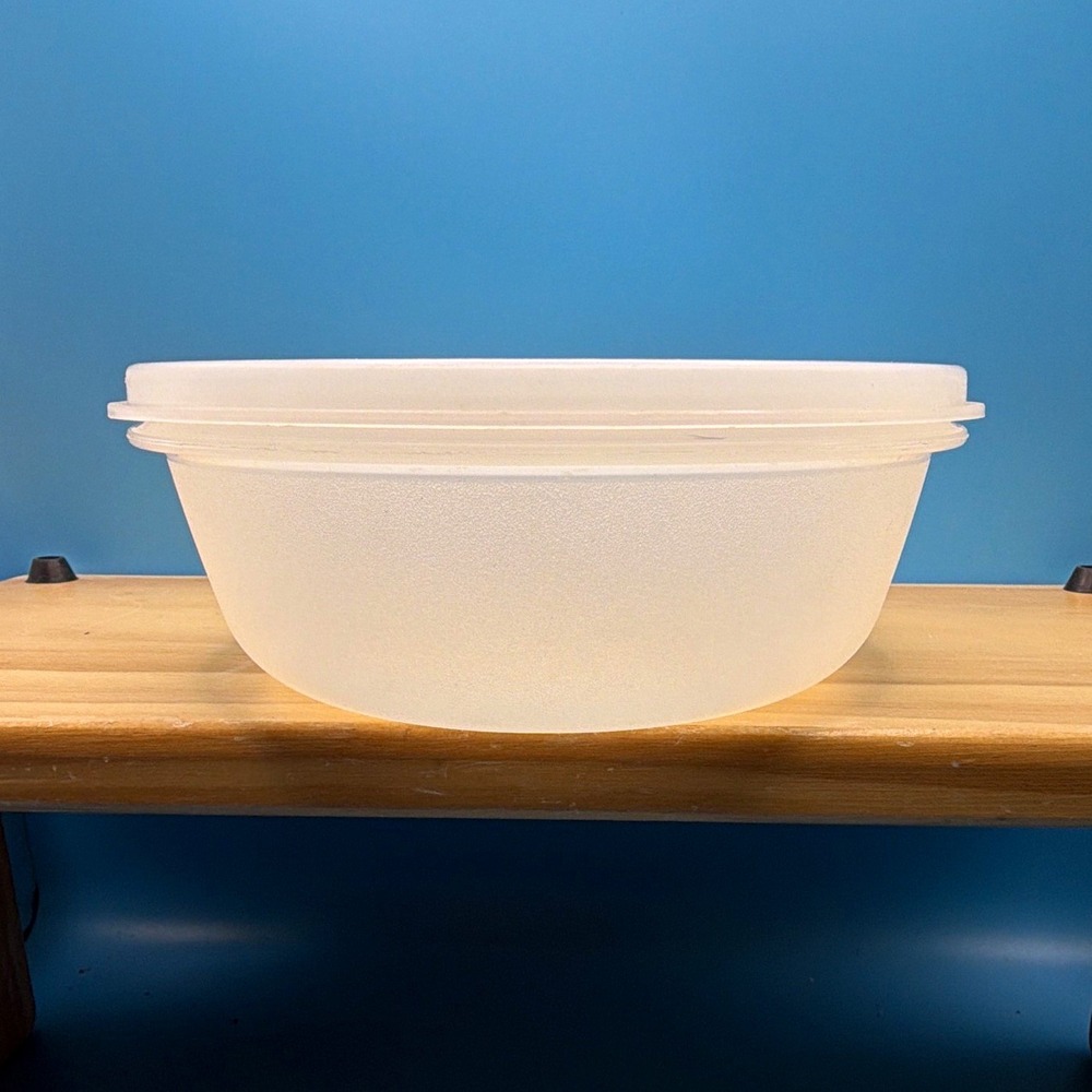 Tupperware White Plastic Round Storage Container Snap Lid 2pc Impressions 1942-2